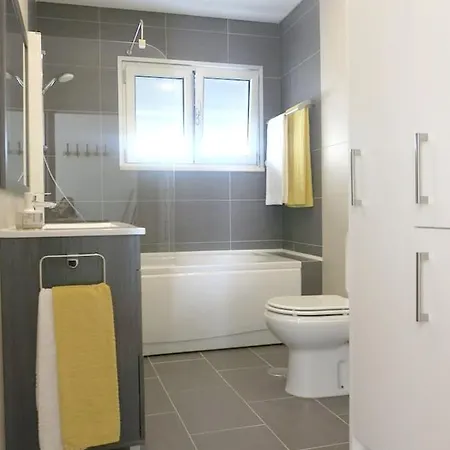 One Bedroom With Wifi At Nazare
